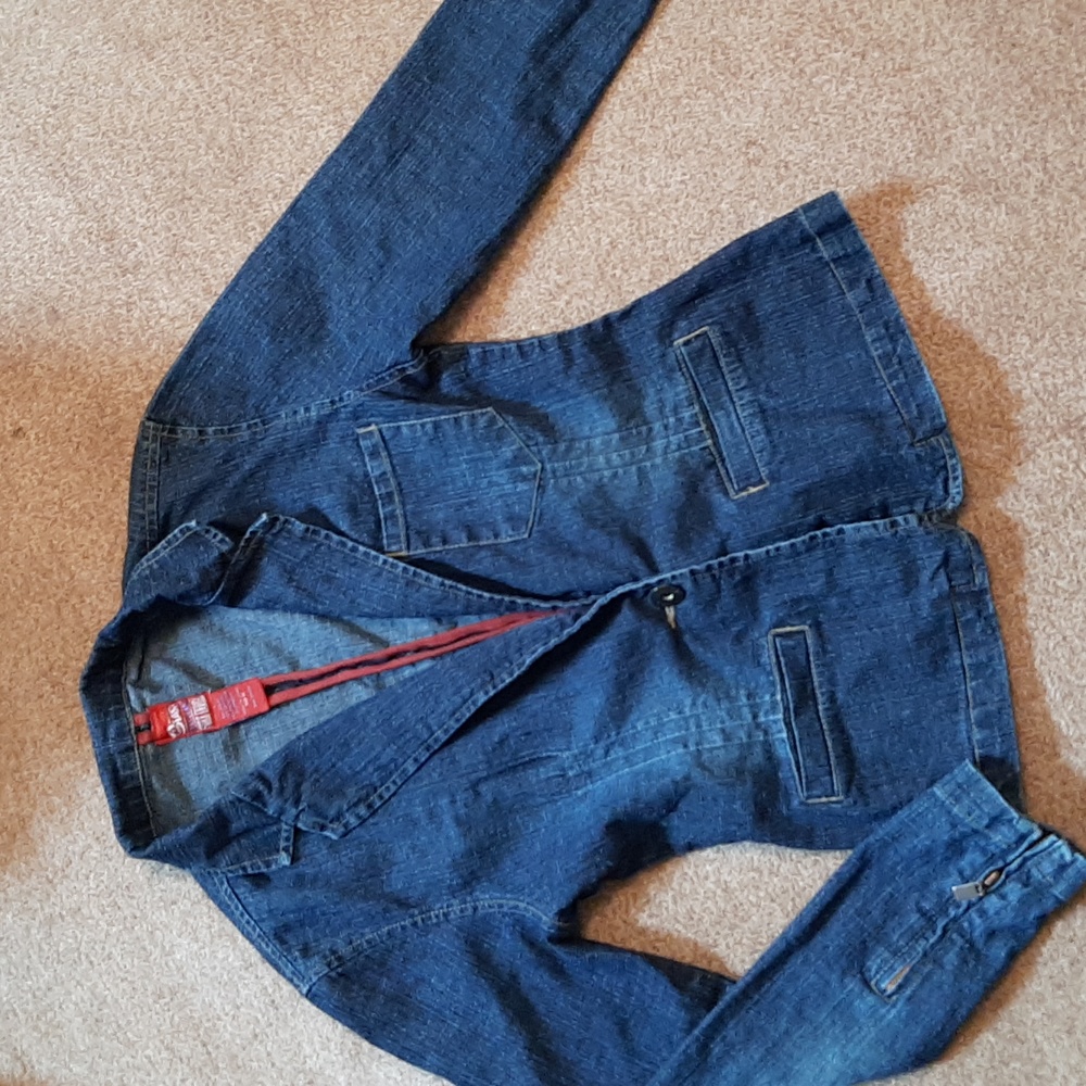 Star blue jeans jacket.